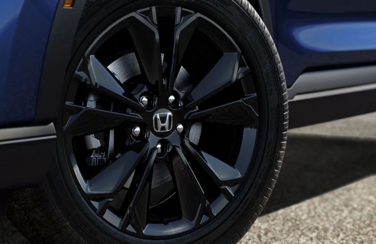 The wheel of the 2024 CR-V Hybrid is shown.